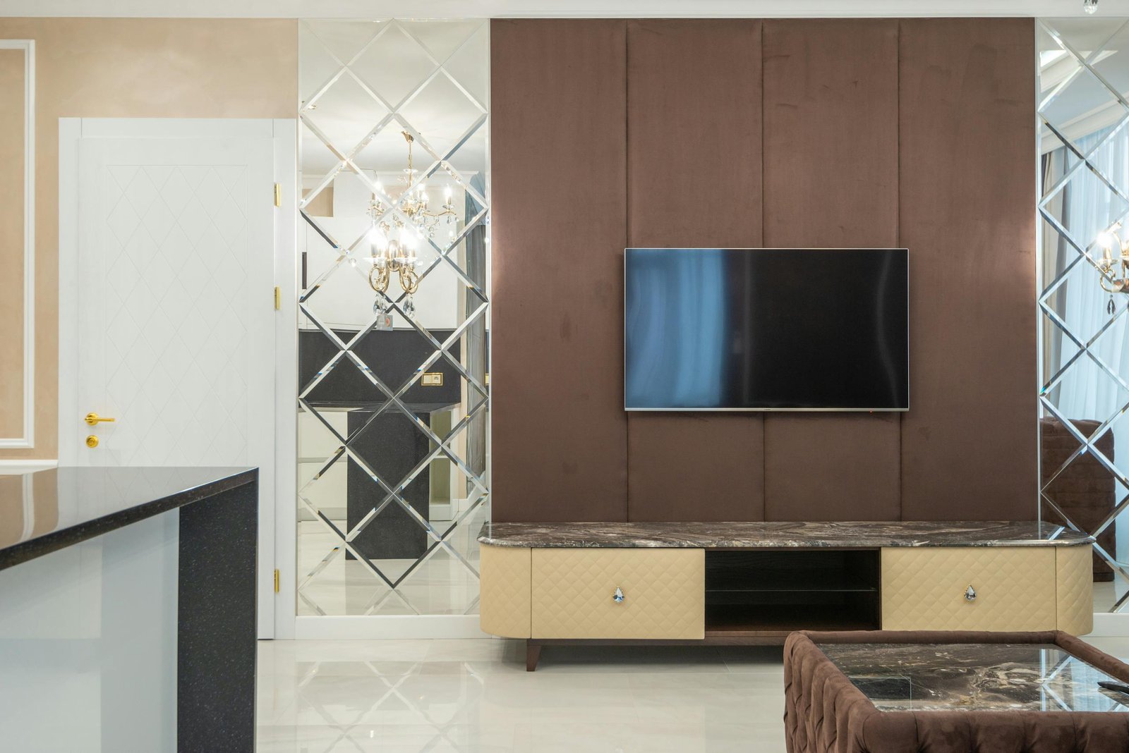 Mobiliario a medida integrado a proyectos de arquitectura e interiorismo, diseñado para complementar espacios con precisión y coherencia estética.